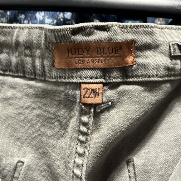 Judy Blue Olive High Rise, Tummy Control, Cropped, Wide Leg Jeans - Picture 2 of 11